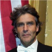 Docente ,concertista, impartisce accurate lezioni di violino